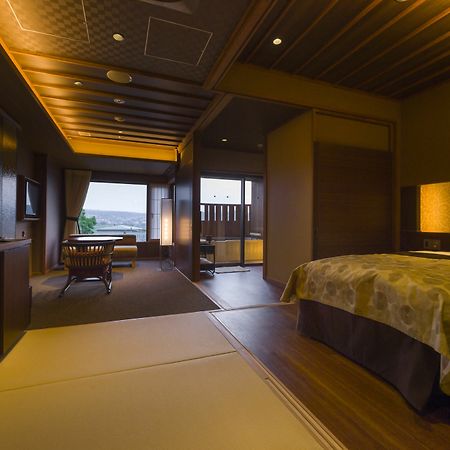 מלון פוג'יושידה Fujisan Onsen Bessho Sasa מראה חיצוני תמונה
