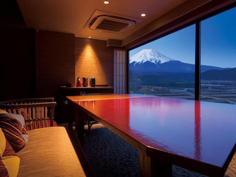 מלון פוג'יושידה Fujisan Onsen Bessho Sasa מראה חיצוני תמונה