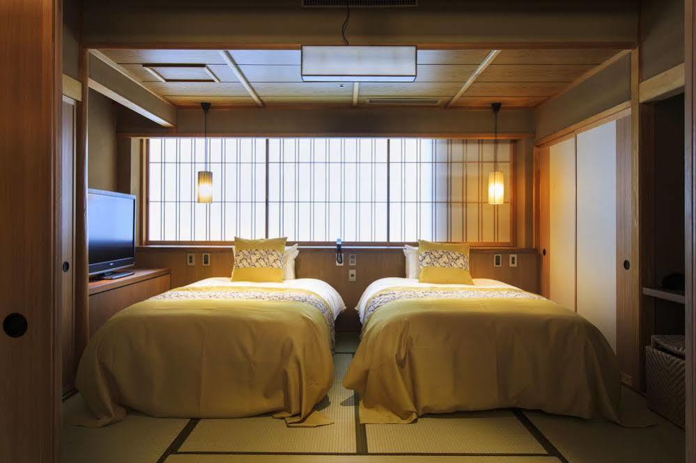מלון פוג'יושידה Fujisan Onsen Bessho Sasa מראה חיצוני תמונה