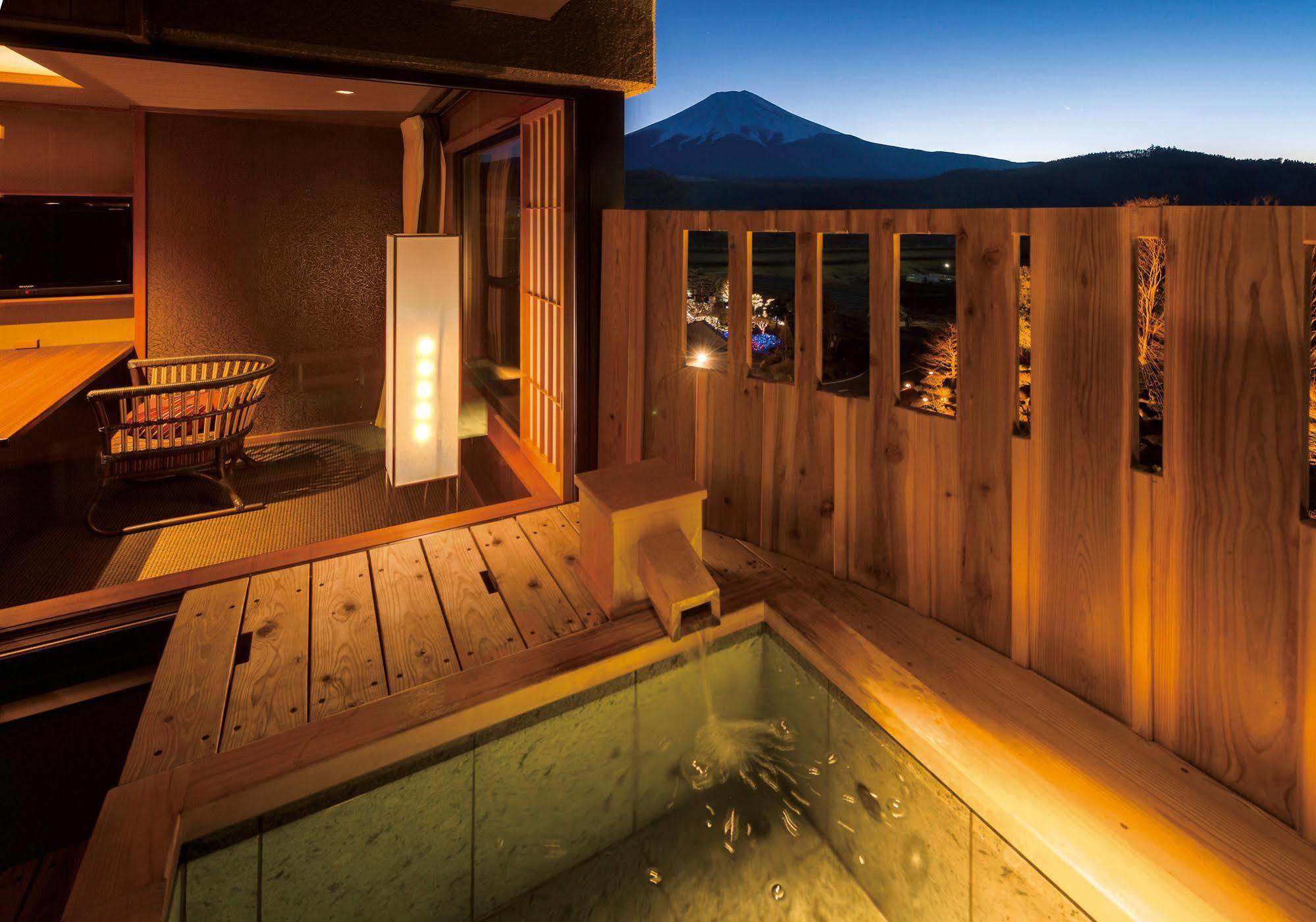 מלון פוג'יושידה Fujisan Onsen Bessho Sasa מראה חיצוני תמונה