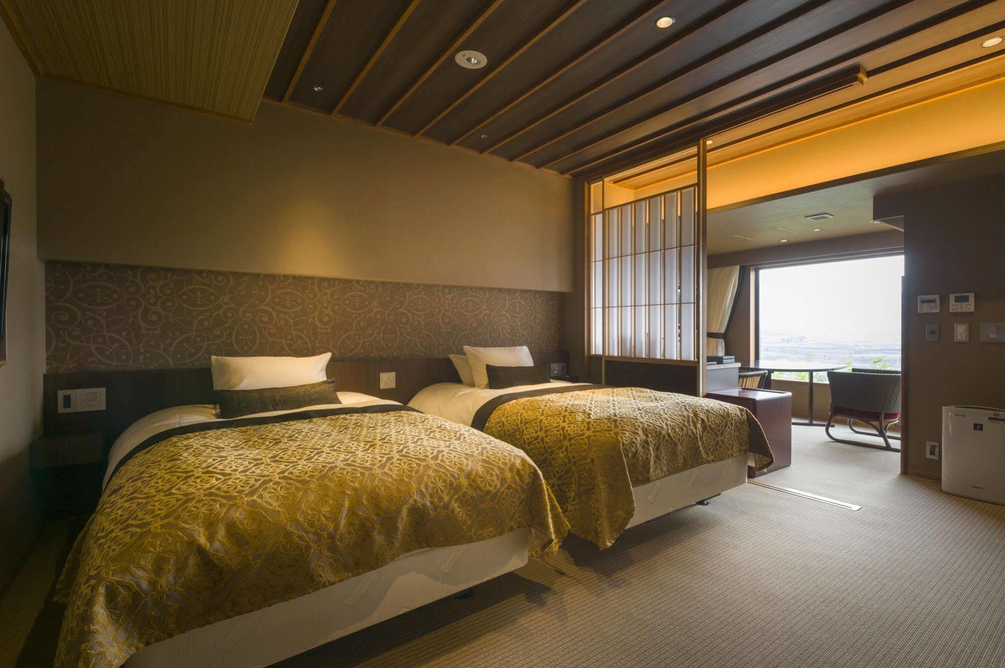 מלון פוג'יושידה Fujisan Onsen Bessho Sasa מראה חיצוני תמונה