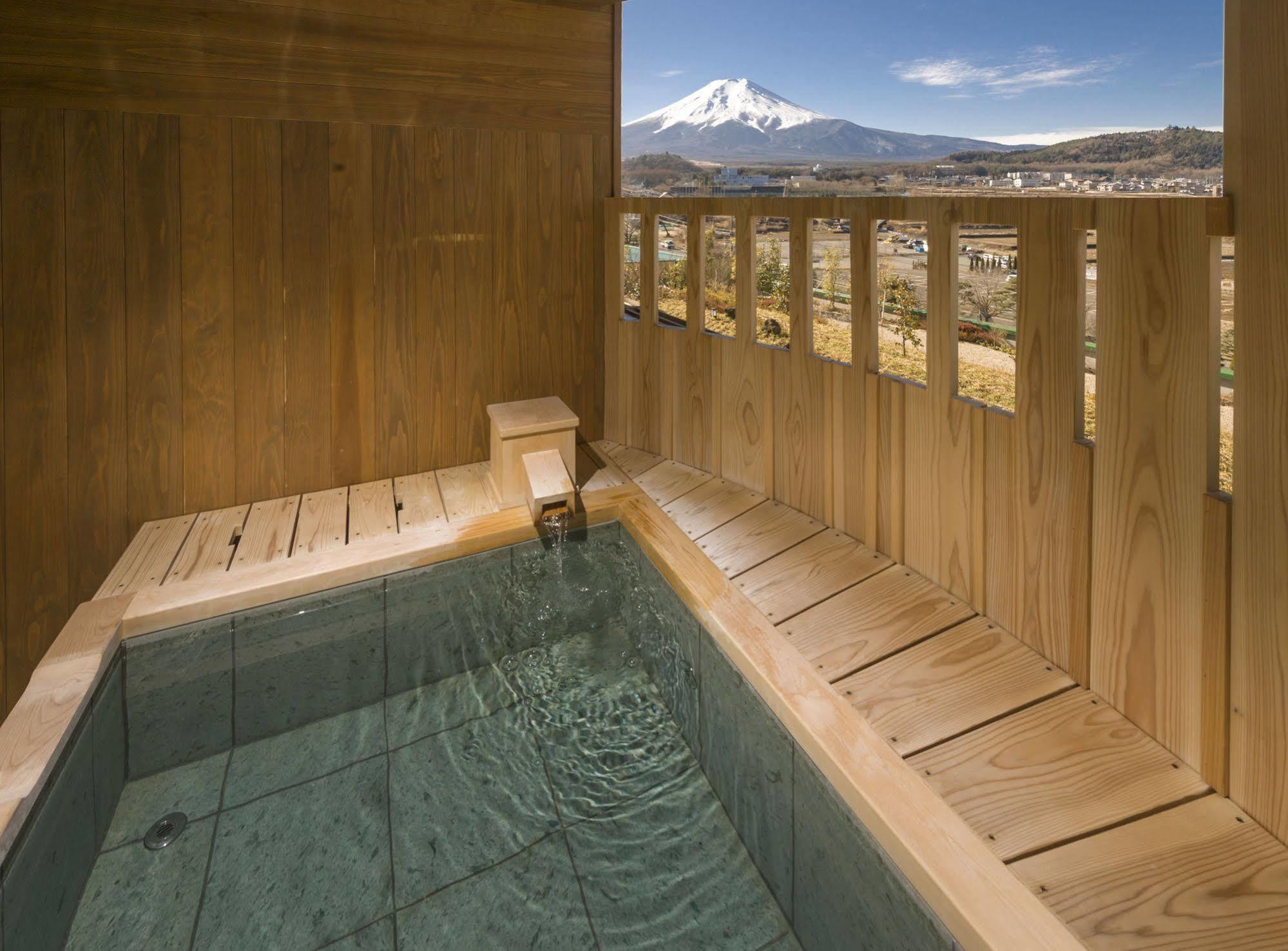 מלון פוג'יושידה Fujisan Onsen Bessho Sasa מראה חיצוני תמונה
