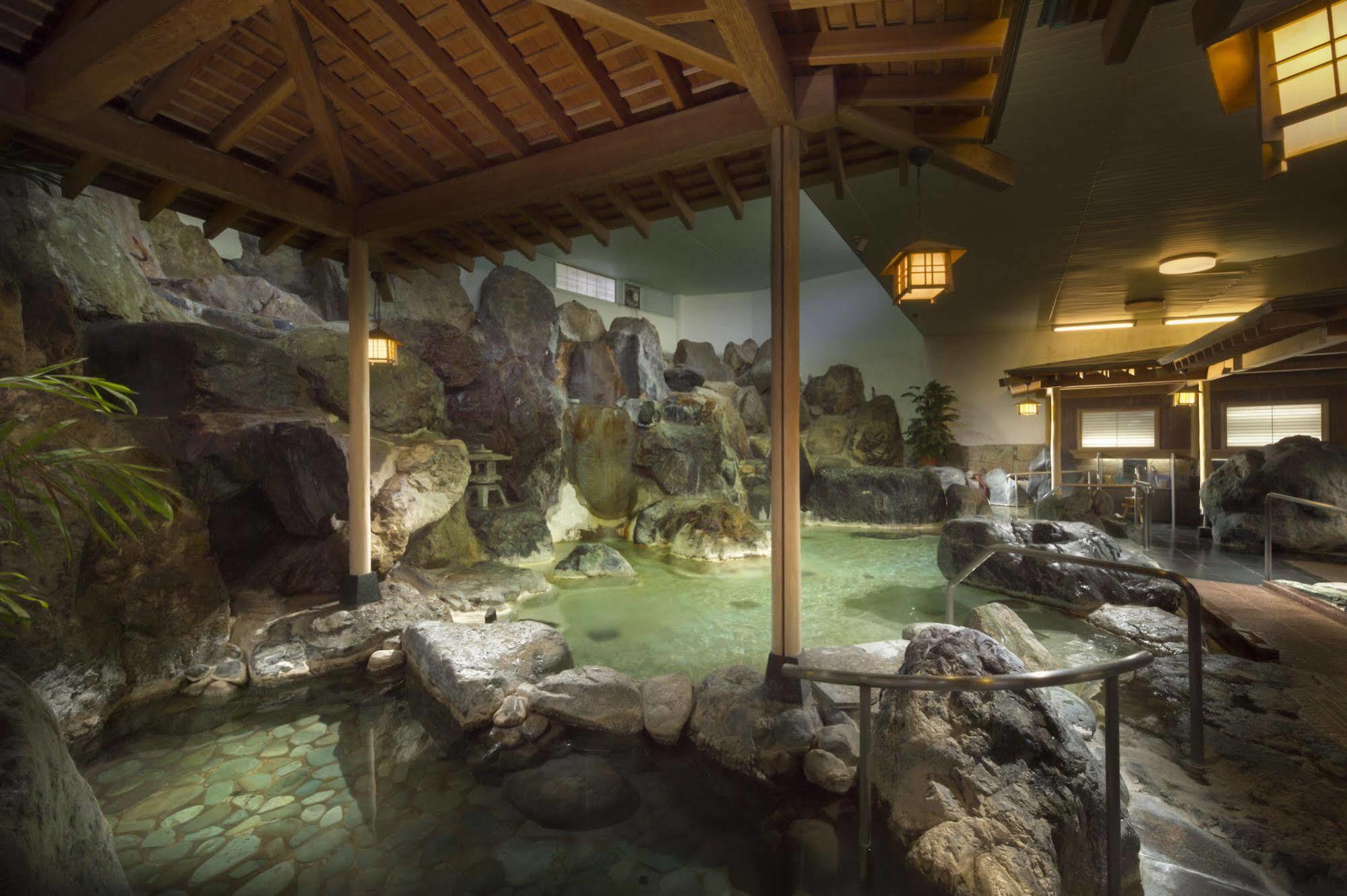 מלון פוג'יושידה Fujisan Onsen Bessho Sasa מראה חיצוני תמונה