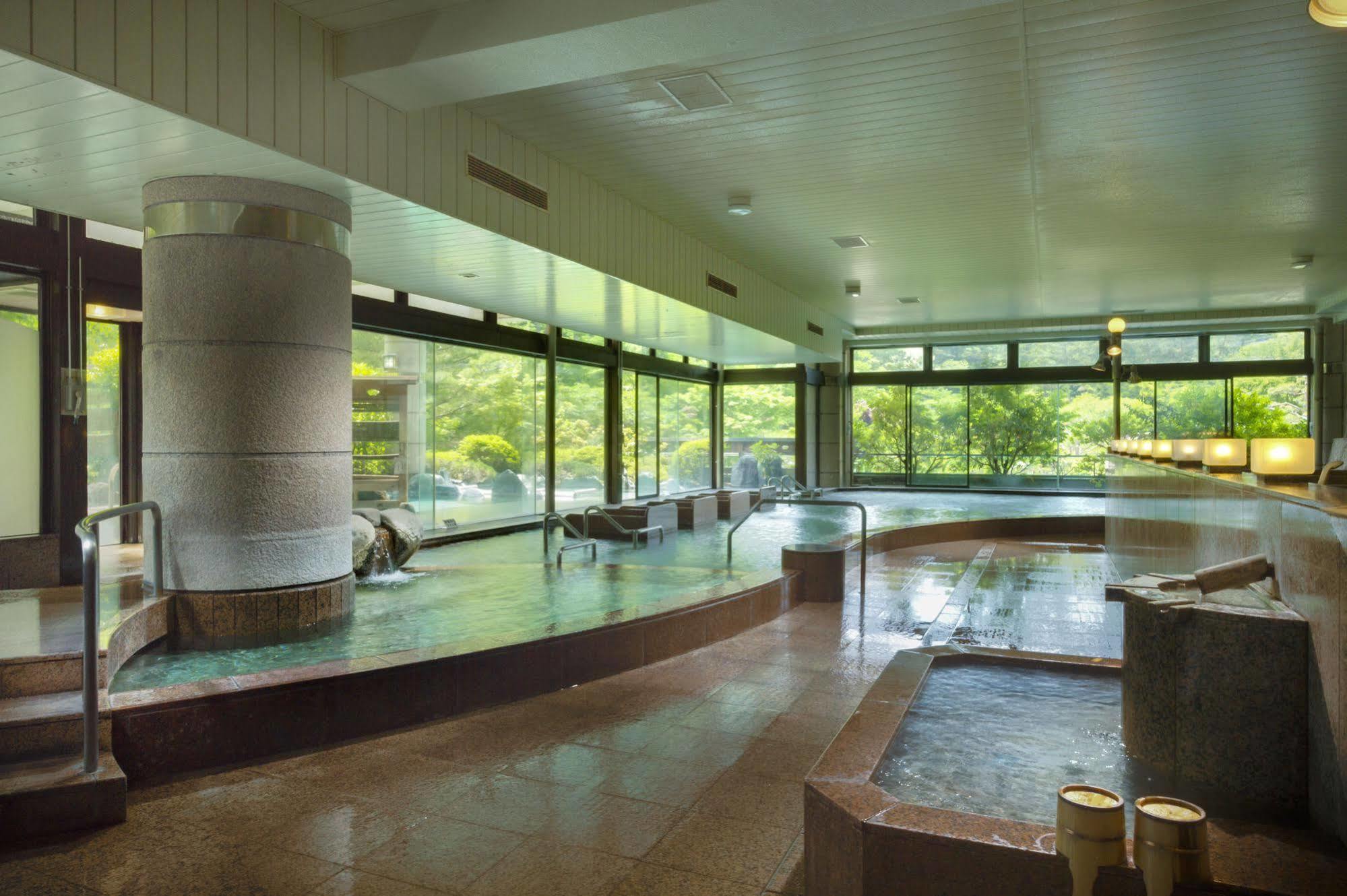 מלון פוג'יושידה Fujisan Onsen Bessho Sasa מראה חיצוני תמונה