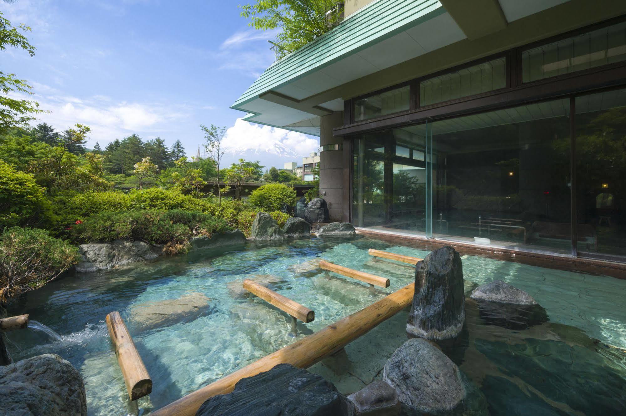 מלון פוג'יושידה Fujisan Onsen Bessho Sasa מראה חיצוני תמונה