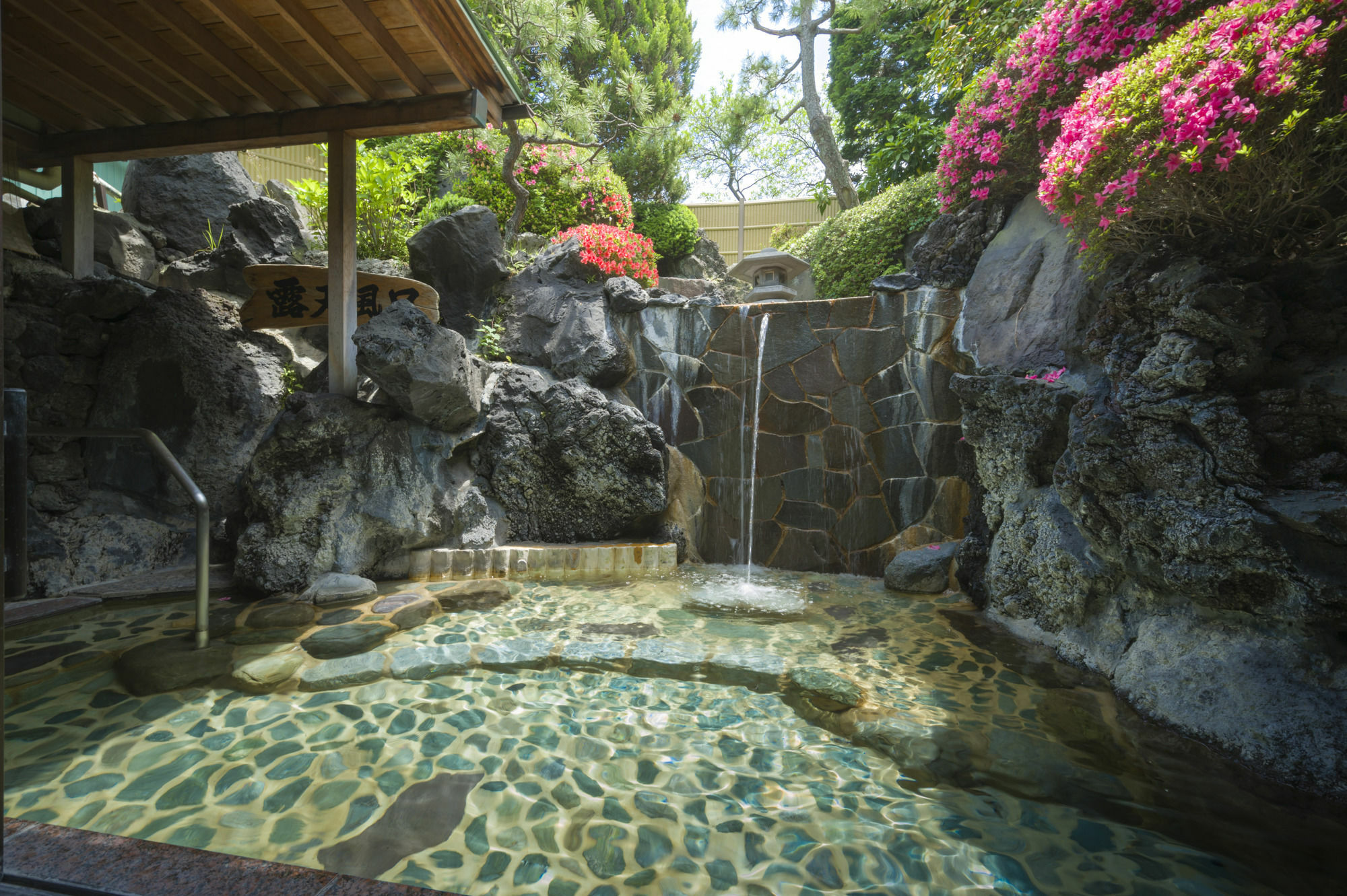 מלון פוג'יושידה Fujisan Onsen Bessho Sasa מראה חיצוני תמונה
