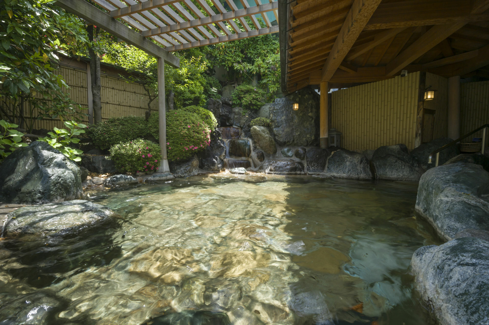 מלון פוג'יושידה Fujisan Onsen Bessho Sasa מראה חיצוני תמונה